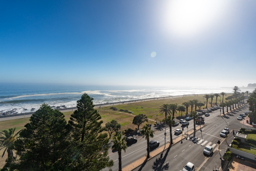 To Let 4 Bedroom Property for Rent in Sea Point Western Cape